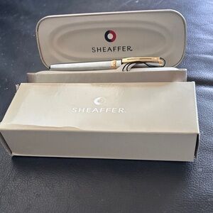 Sheaffer White and Gold Pen Set